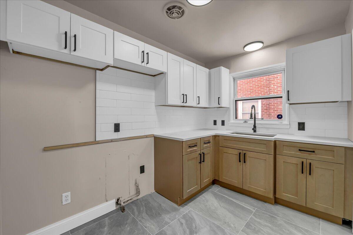 20285 Glastonbury Road Detroit, MI 48219 - Photo 9 of 26 09-20285 Glastonbury Rd-9