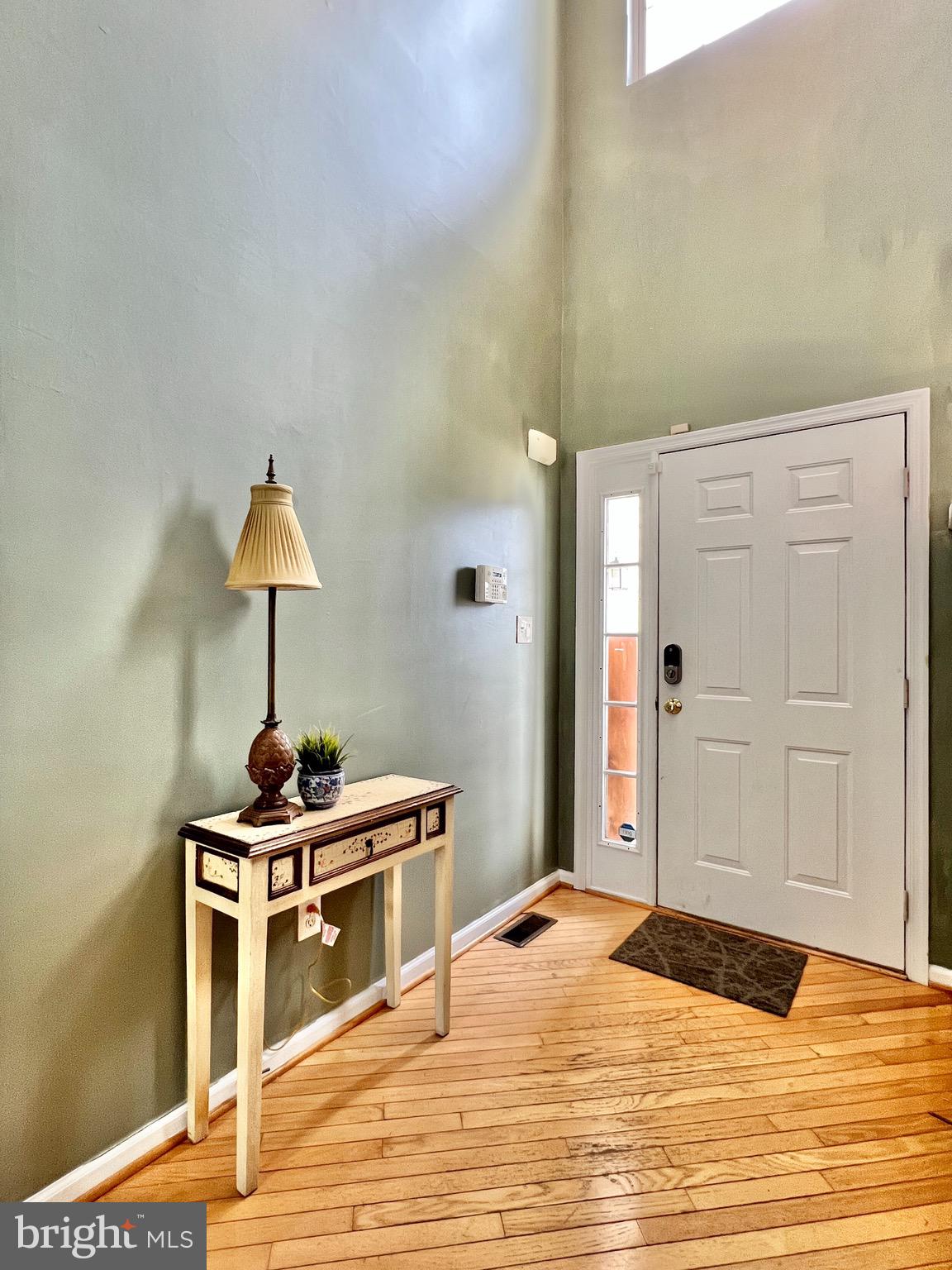 104 Threadleaf Terrace Burlington, NJ 08016 - Photo 4 of 28 Vestibule