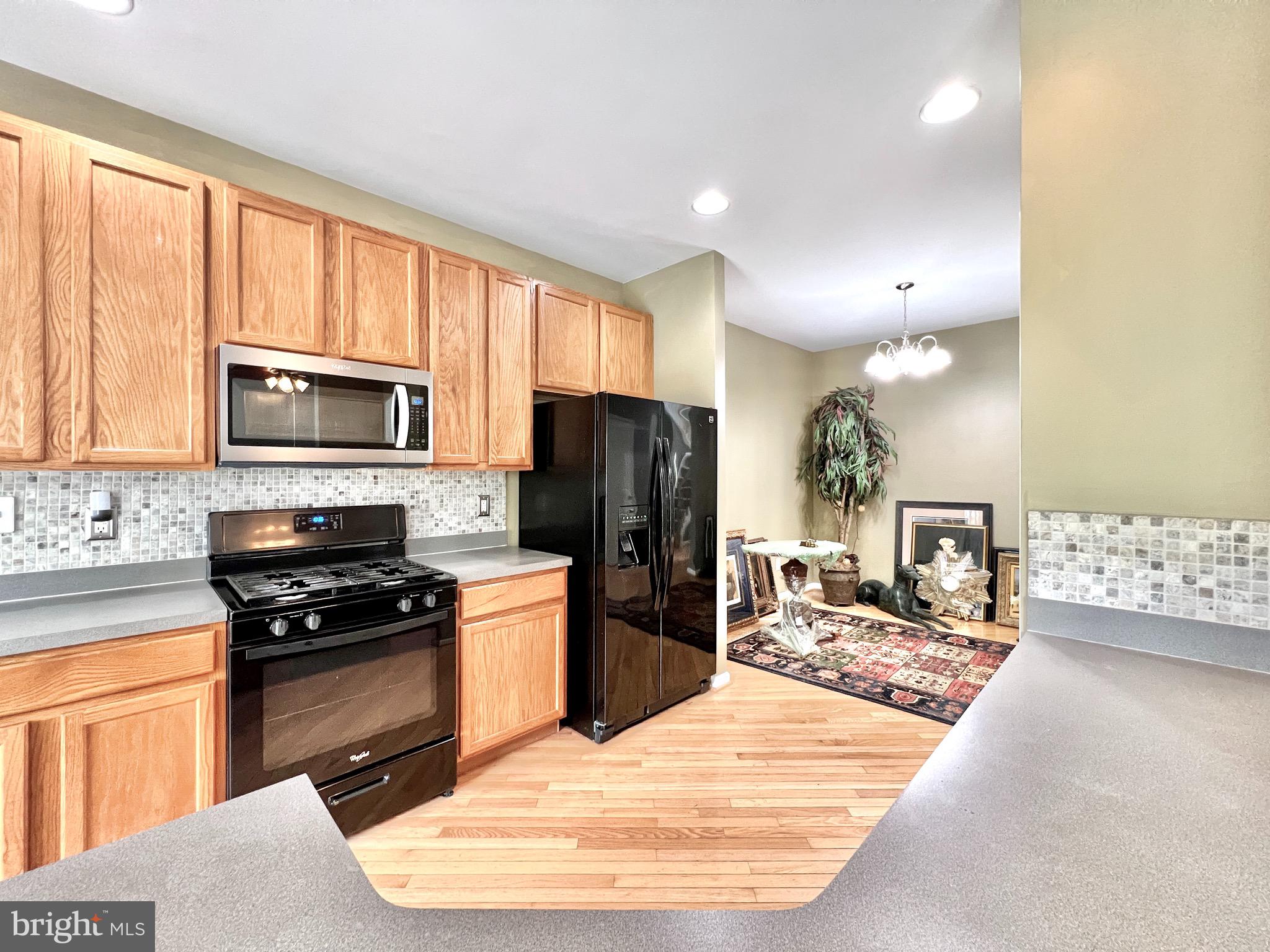 104 Threadleaf Terrace Burlington, NJ 08016 - Photo 6 of 28 Recessed lights/wood floors