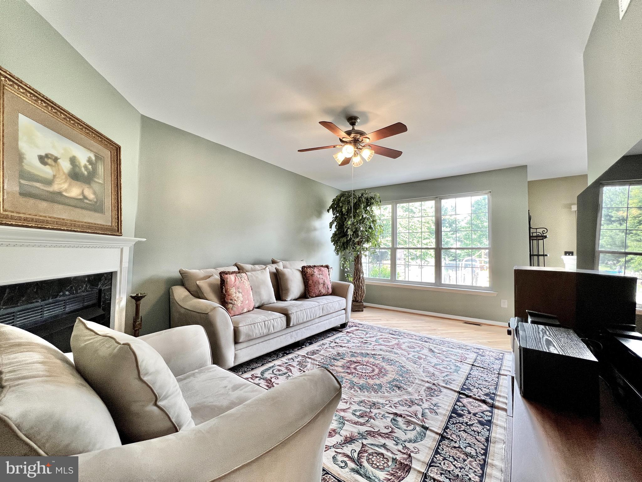 104 Threadleaf Terrace Burlington, NJ 08016 - Photo 10 of 28 Bright Living room with picture window