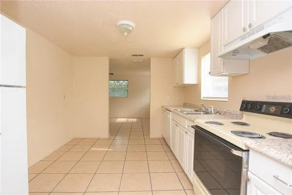 $1,595 | 1311 Standish Drive, Lakeland, FL 33810