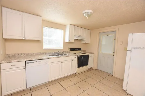 $1,595 | 1311 Standish Drive, Lakeland, FL 33810