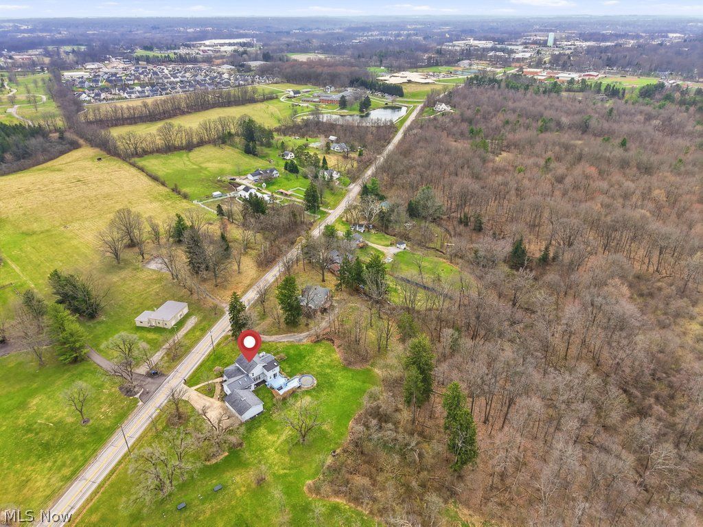 4752 Quick Road Peninsula, OH 44264 - Photo 7 of 50