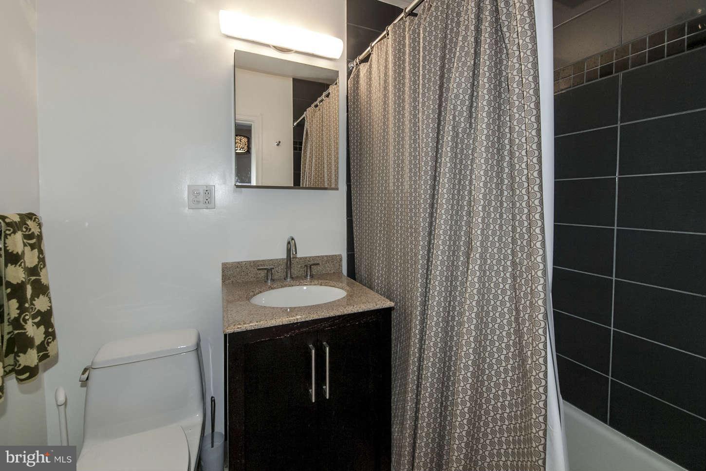 2010 Kalorama Road Northwest, Unit 303 Washington, DC 20009 - Photo 18 of 20 Bath