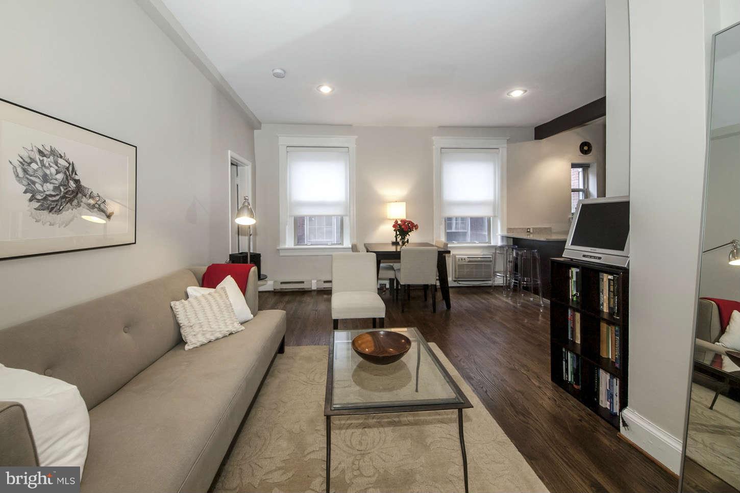 2010 Kalorama Road Northwest, Unit 303 Washington, DC 20009 - Photo 3 of 20 Living Room