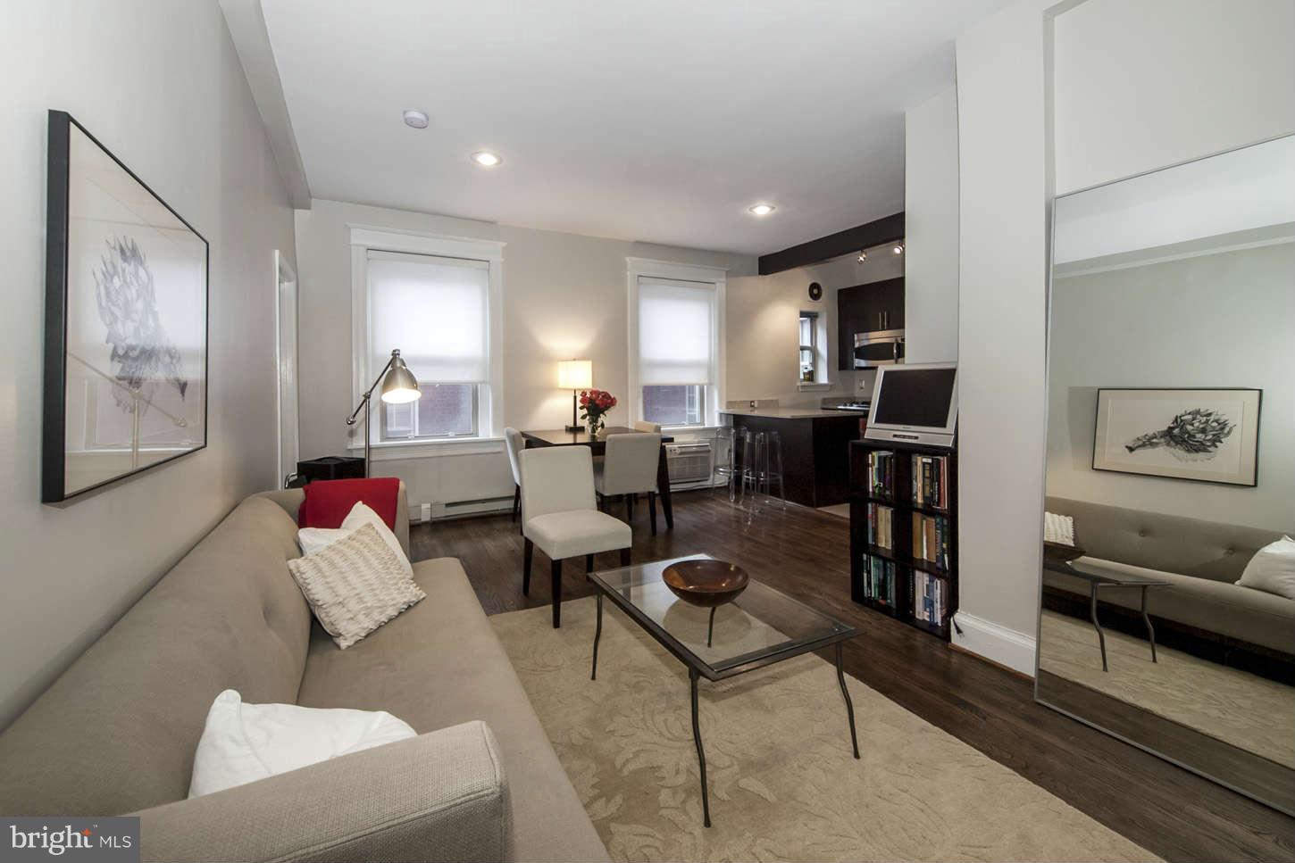 2010 Kalorama Road Northwest, Unit 303 Washington, DC 20009 - Photo 4 of 20 Living Room
