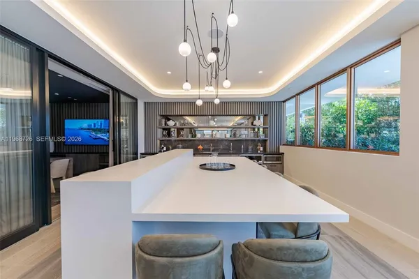 $5,083 | 3900 Alton Road, Unit 821, Miami Beach, FL 33140