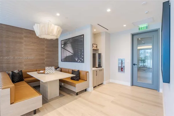 $5,083 | 3900 Alton Road, Unit 821, Miami Beach, FL 33140