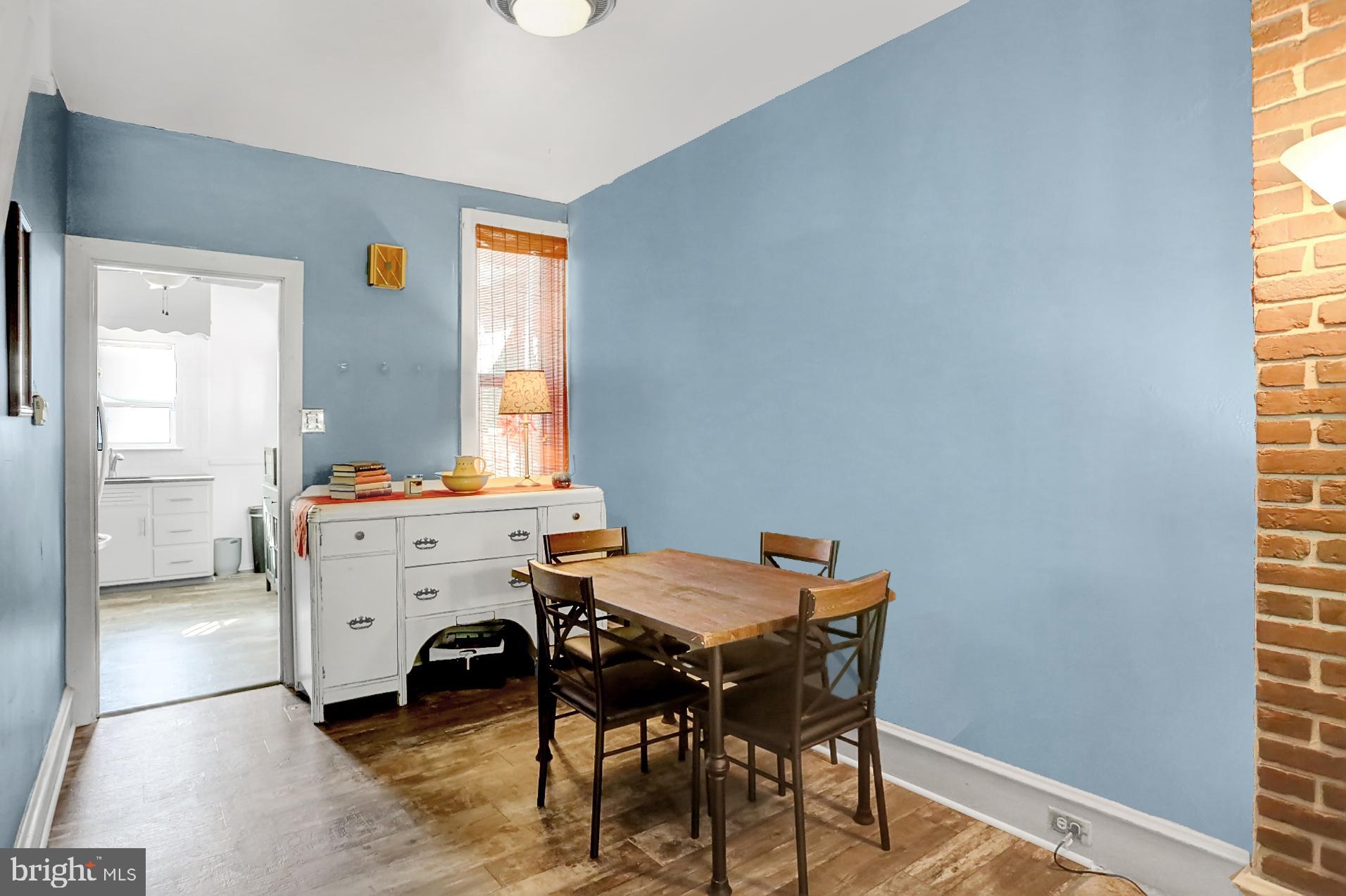 230 South 18th Street Reading, PA 19602 - Photo 6 of 24 a room that has a window in it
