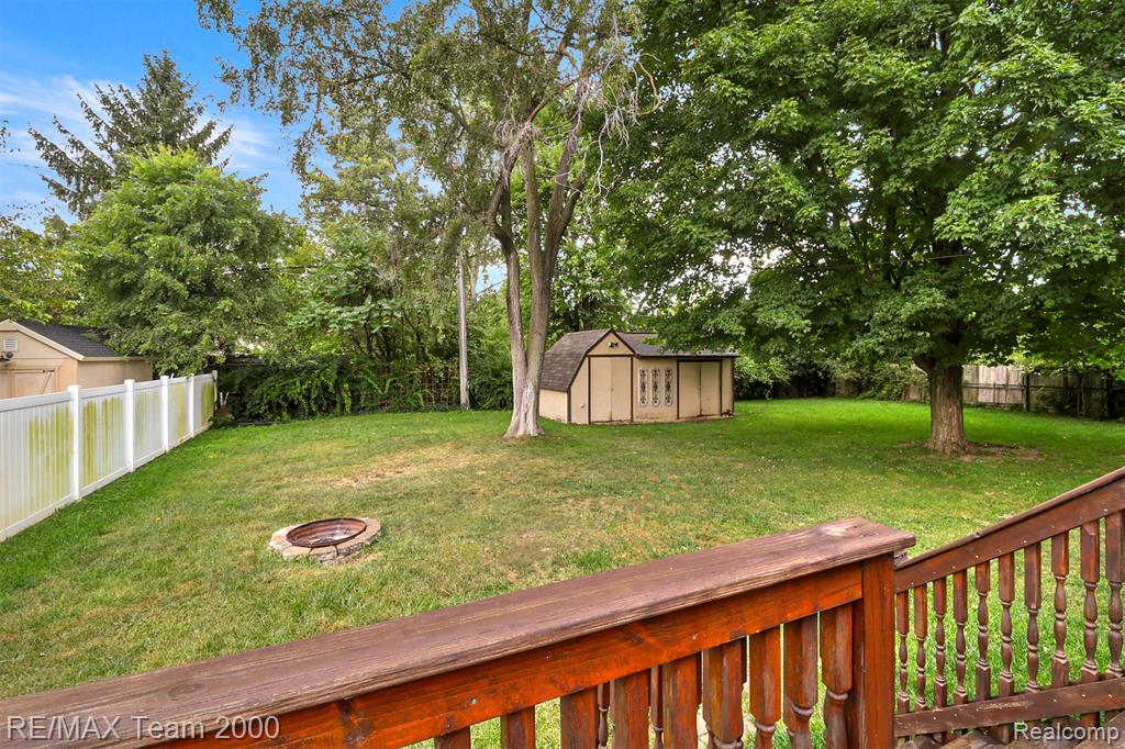 1895 Big Trail Road Walled Lake, MI 48390 - Photo 4 of 40 Gallery Image 4