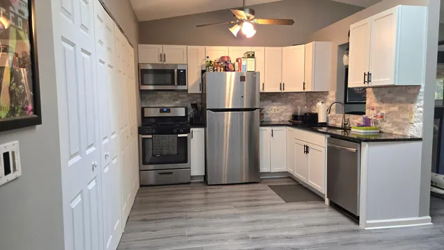 $174,900 | 2063 North Park Drive, Unit 6, St. Paul, MN 55119