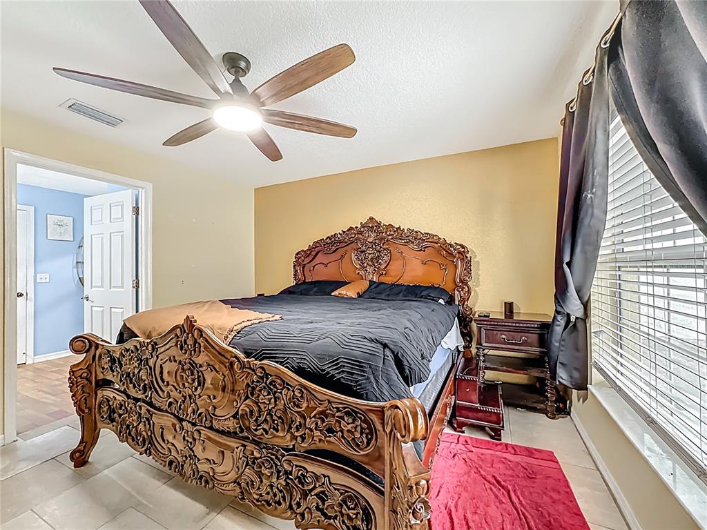 11112 Hidden Breeze Drive Wimauma, FL 33598 - Photo 8 of 41