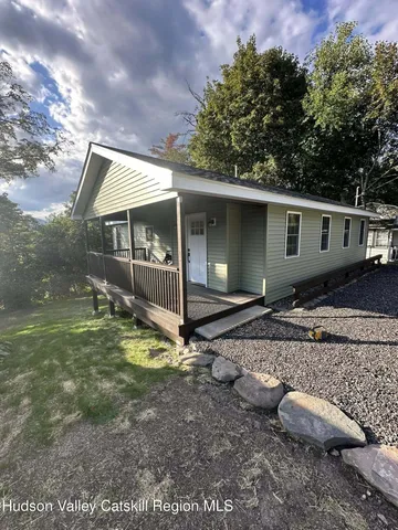 $2,350 | 13 Saugerties Manor Road, Saugerties, NY 12477