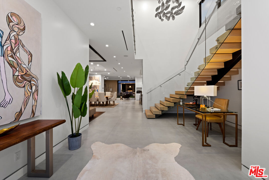 523 North Harper Avenue Los Angeles, CA 90048 - Photo 11 of 39