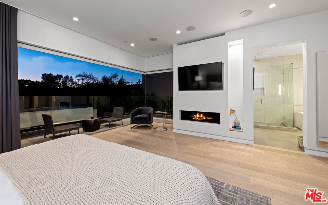 523 North Harper Avenue Los Angeles, CA 90048 - Photo 19 of 39