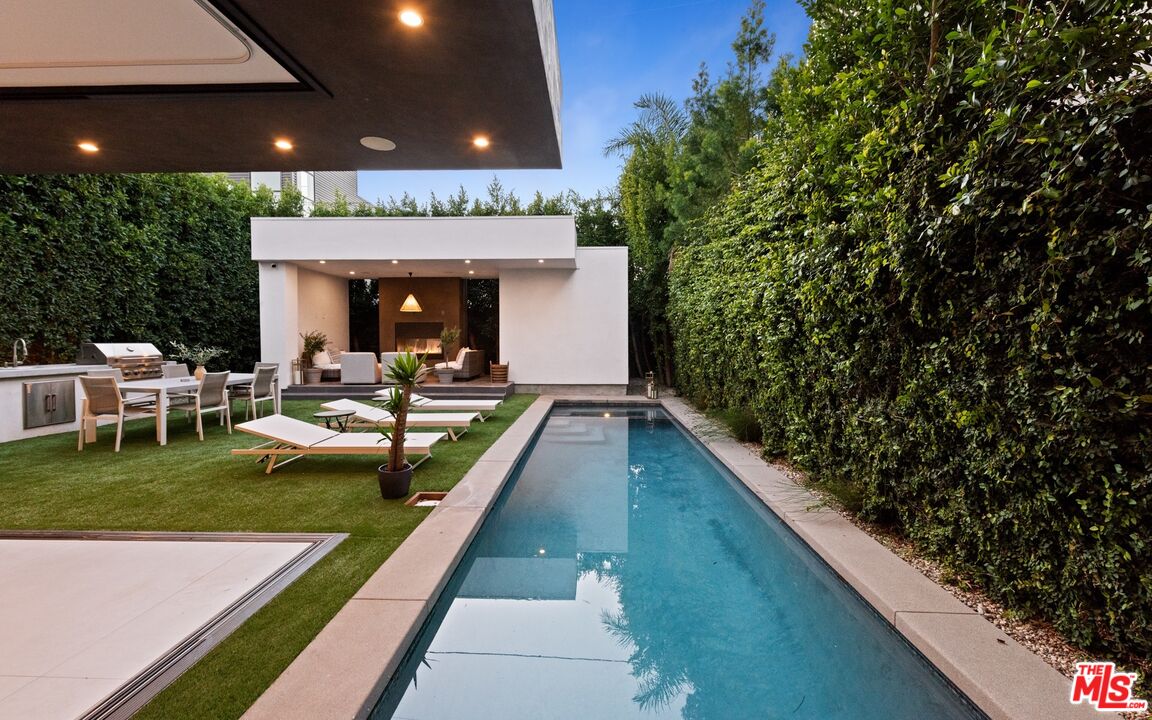 523 North Harper Avenue Los Angeles, CA 90048 - Photo 3 of 39