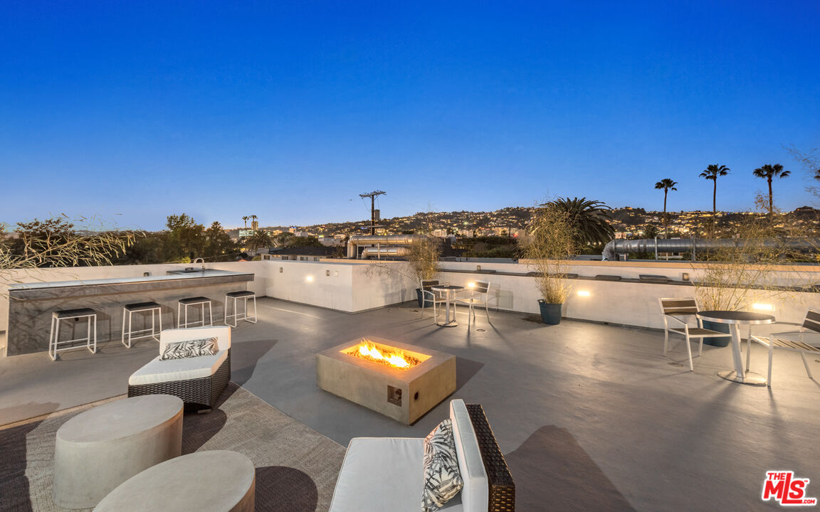 523 North Harper Avenue Los Angeles, CA 90048 - Photo 33 of 39