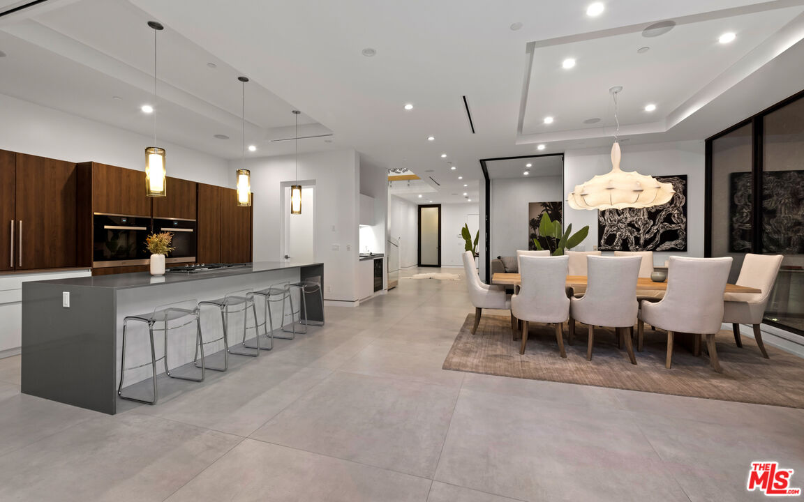 523 North Harper Avenue Los Angeles, CA 90048 - Photo 8 of 39