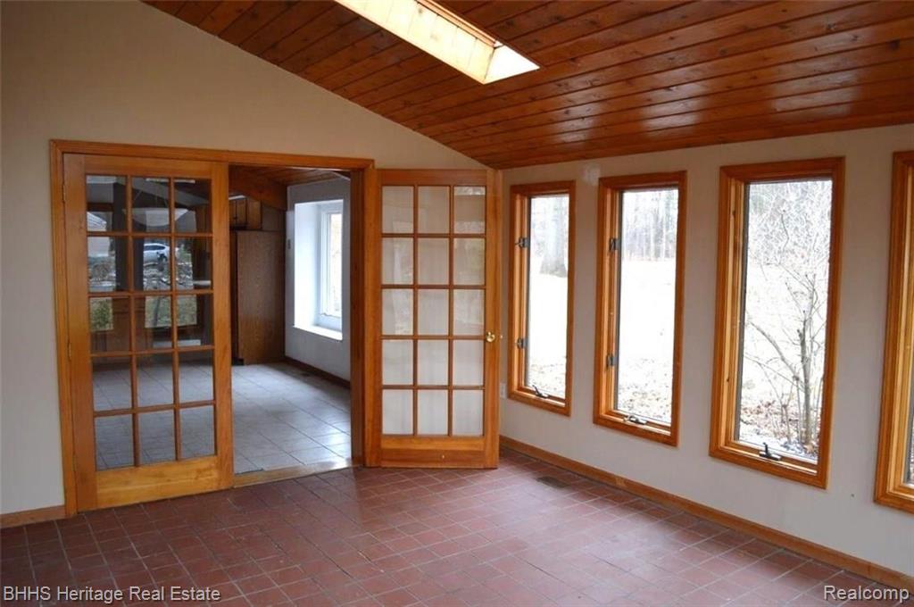 9209 Maltby Road Brighton, MI 48116 - Photo 12 of 35