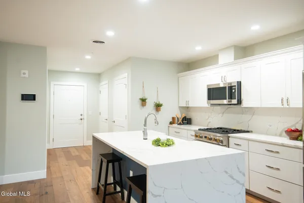 $1,349,000 | 1 Kurosaka Lane, Unit B, Lake George, NY 12845