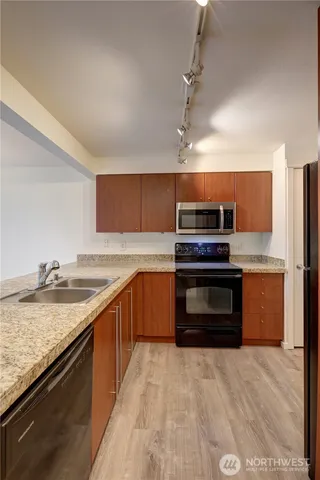 $395,000 | 11303 Northeast 128th Street, Unit B201, Kirkland, WA 98034