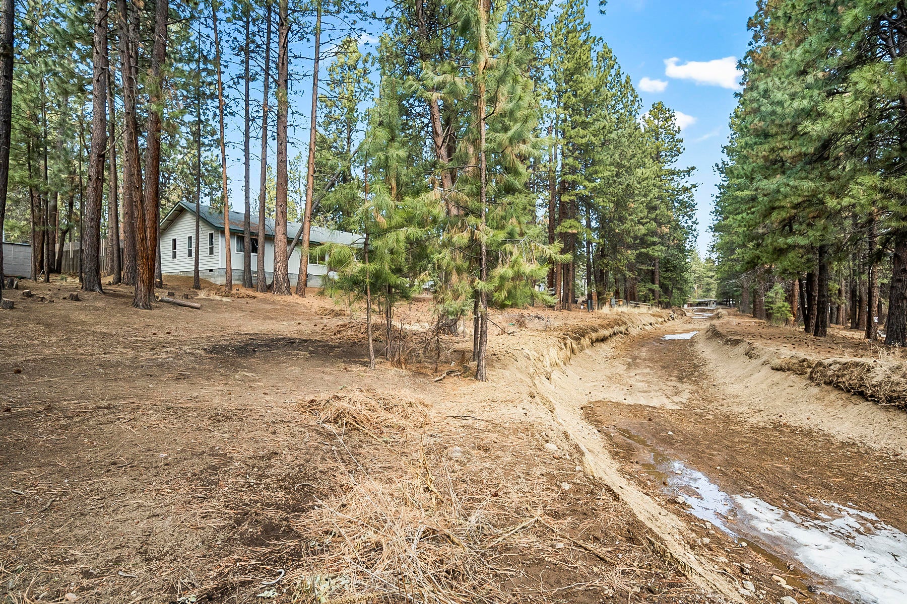 19118 Choctaw Road Bend, OR 97702 - Photo 27 of 34 32JH5_1892
