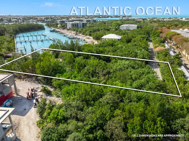 a view of utility room with washer and dryer