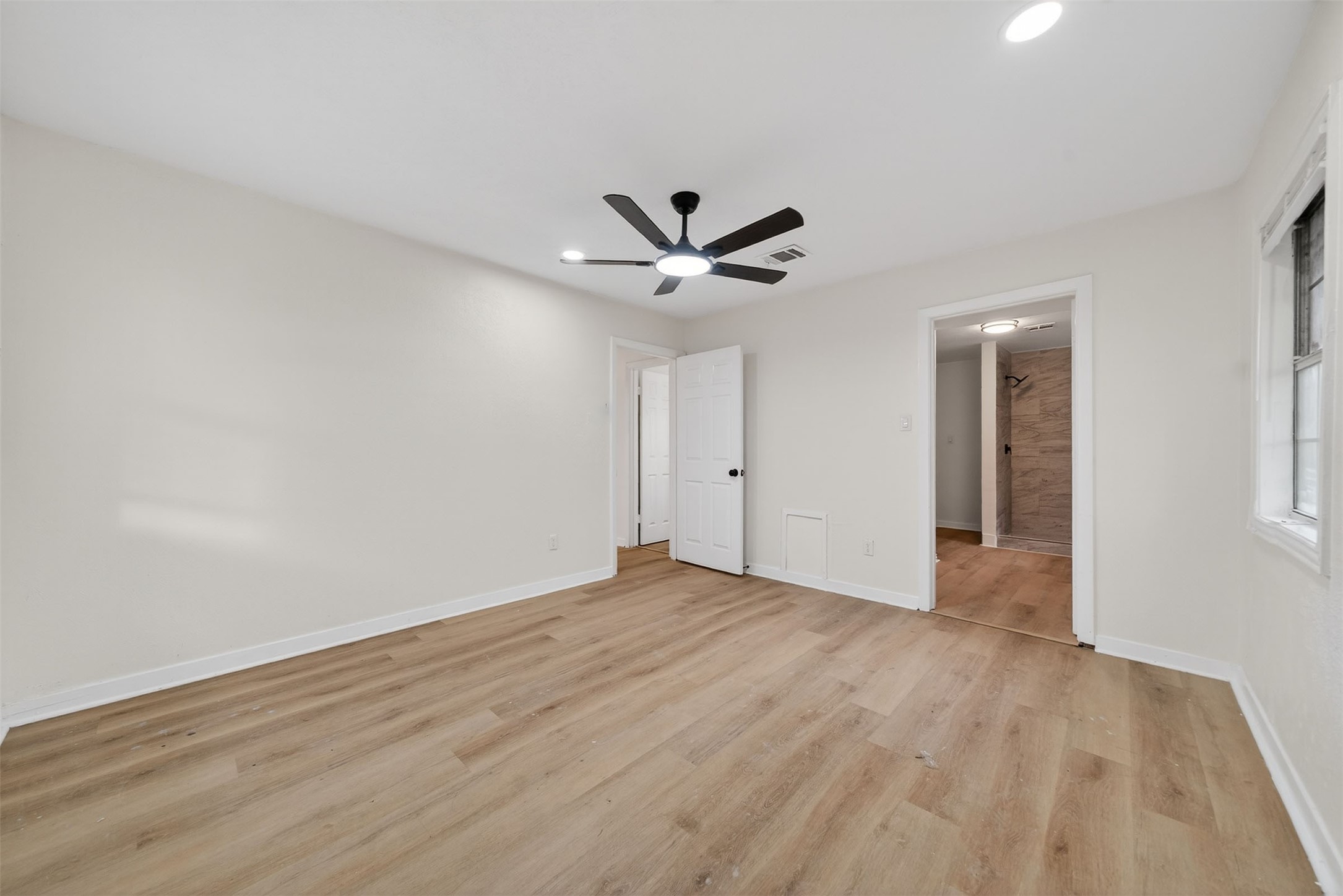 907 South 3rd Street La Porte, TX 77571 - Photo 22 of 38