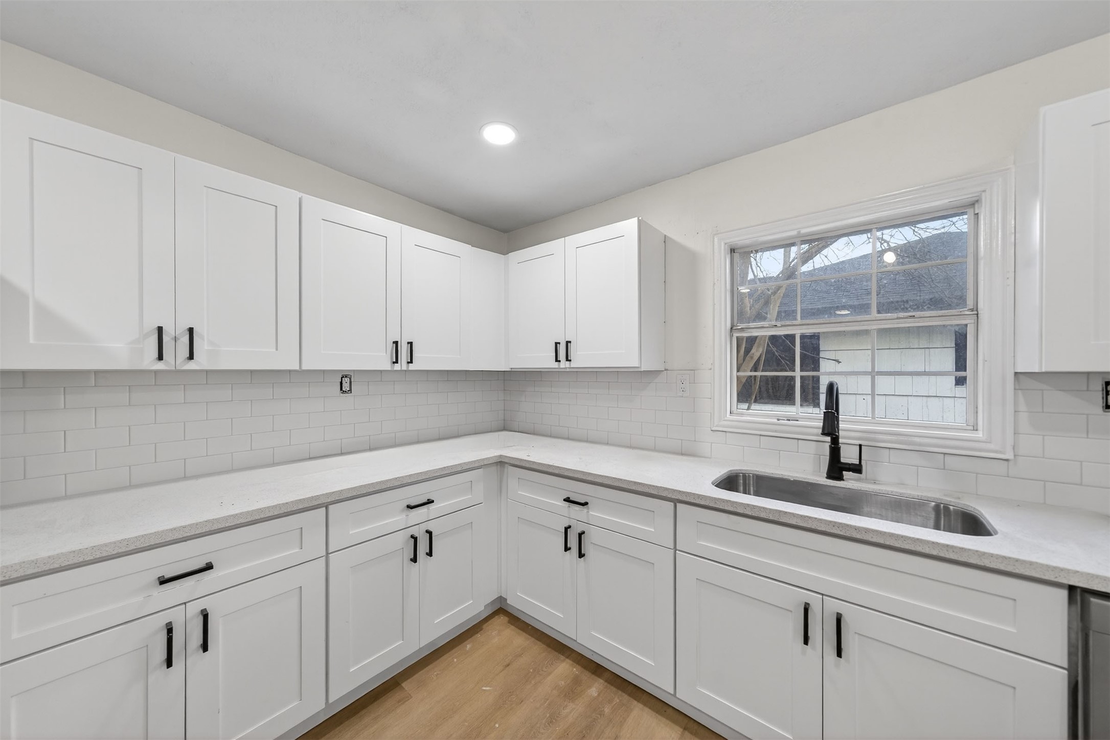 907 South 3rd Street La Porte, TX 77571 - Photo 33 of 38