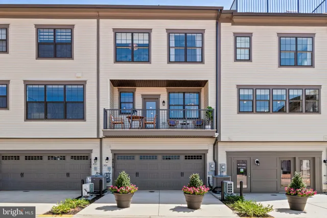 $1,025,000 | 4410 Fair Lakes Court, Fairfax, VA 22033