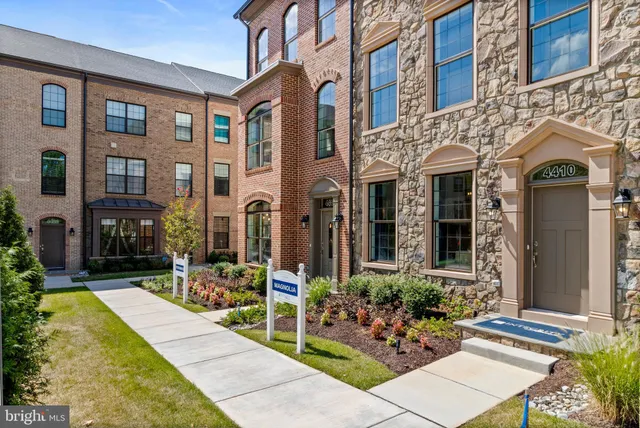 $1,025,000 | 4410 Fair Lakes Court, Fairfax, VA 22033