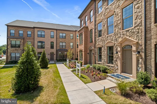 $1,025,000 | 4410 Fair Lakes Court, Fairfax, VA 22033