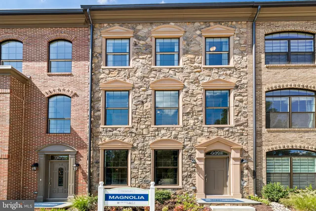 $1,025,000 | 4410 Fair Lakes Court, Fairfax, VA 22033