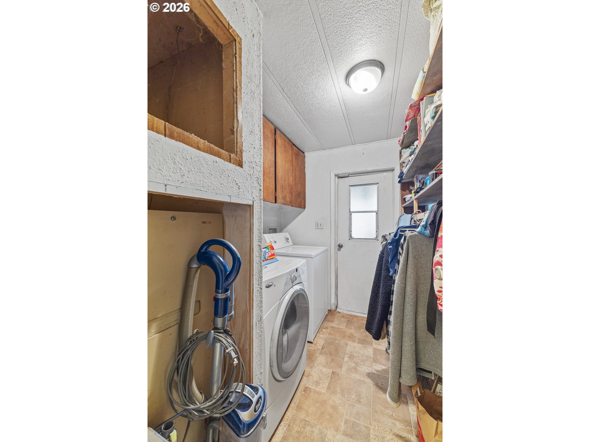 2409 Ireland Road Winston, OR 97496 - Photo 25 of 39 a utility room with dryer and washer