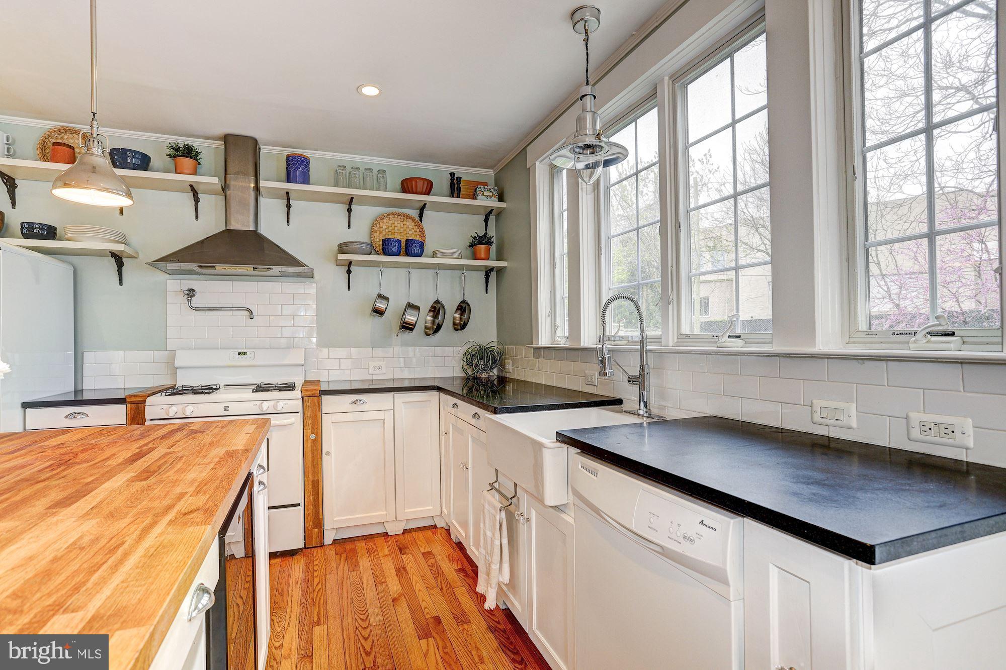 5806 Clearspring Road Baltimore, MD 21212 - Photo 14 of 33 Kitchen