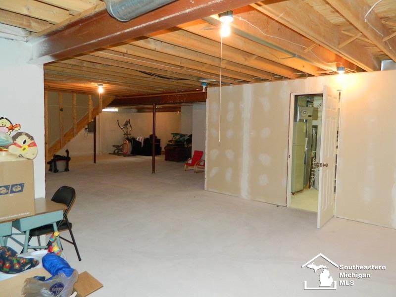 16603 Carter Road Woodhaven, MI 48183 - Photo 30 of 31