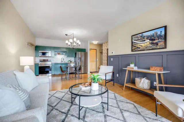 $174,400 | 10 East 26th Street, Unit 202, Minneapolis, MN 55404