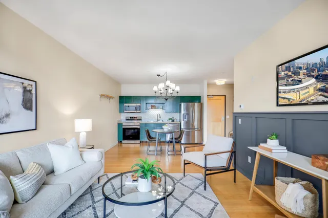 $174,400 | 10 East 26th Street, Unit 202, Minneapolis, MN 55404