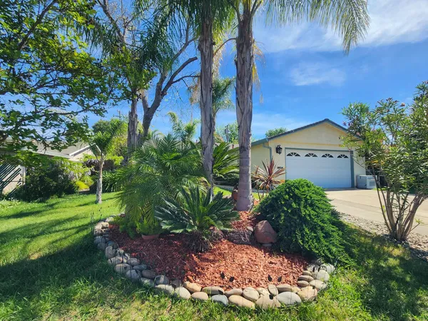 $525,000 | 5830 Woodleigh Drive, Carmichael, CA 95608