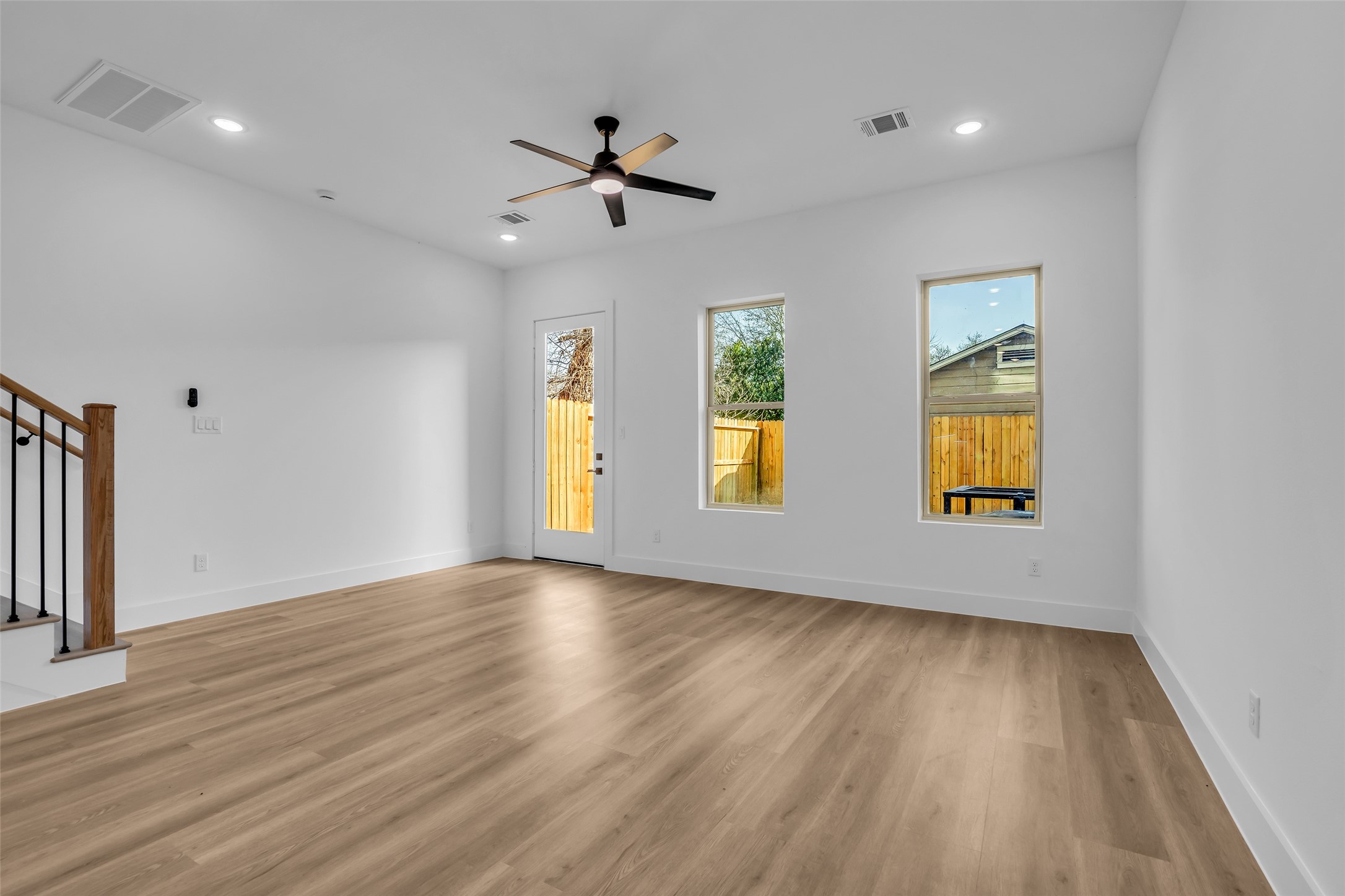 1506 Griffin Street Houston, TX 77009 - Photo 13 of 38