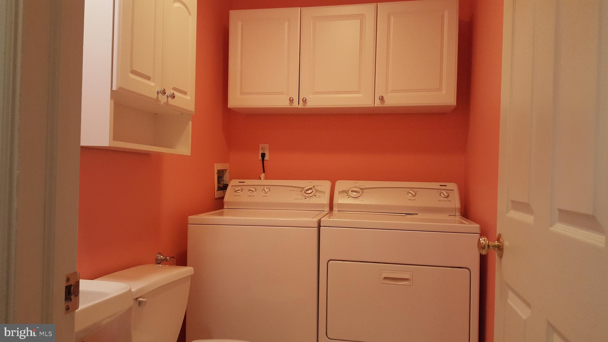 115 Olde Hickory Road Mount Wolf, PA 17347 - Photo 14 of 63 1st Floor 1/2 BA/Laundry