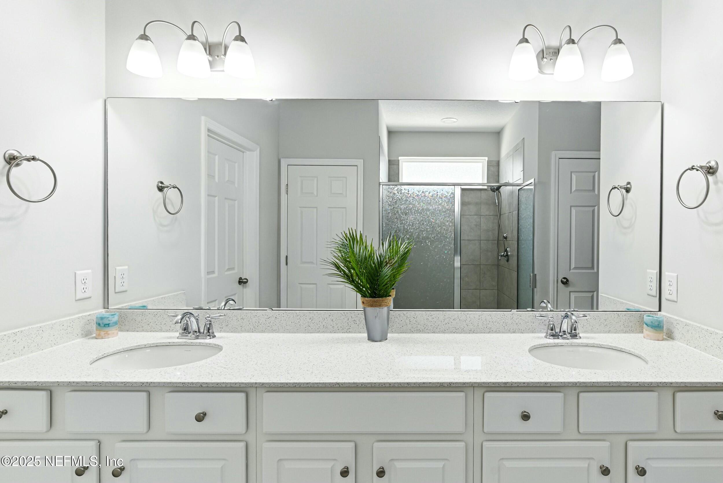 30 Cloverbrook Road St. Johns, FL 32259 - Photo 17 of 69 Primary Bathroom