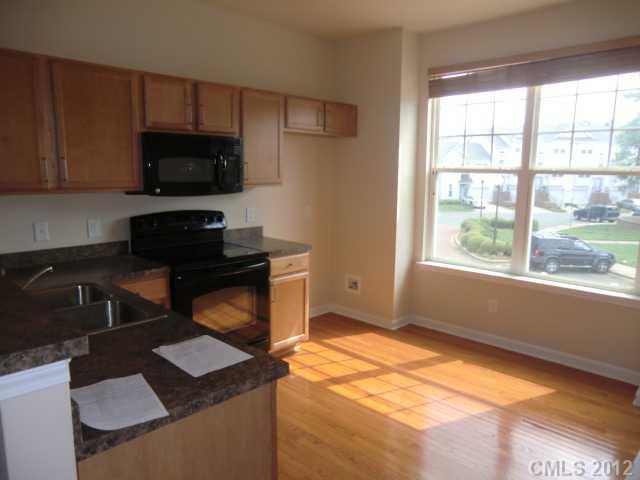 2818 Avalon Loop Road, Unit 107 Charlotte, NC 28269 - Photo 2 of 12 Gallery Image 2