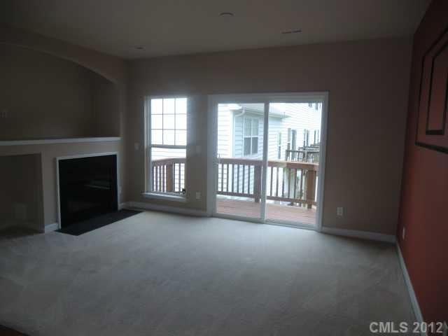 2818 Avalon Loop Road, Unit 107 Charlotte, NC 28269 - Photo 4 of 12 Gallery Image 4