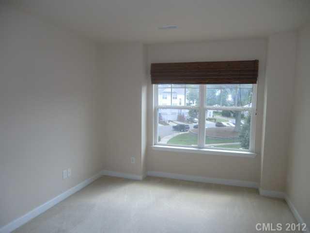 2818 Avalon Loop Road, Unit 107 Charlotte, NC 28269 - Photo 5 of 12 Gallery Image 5