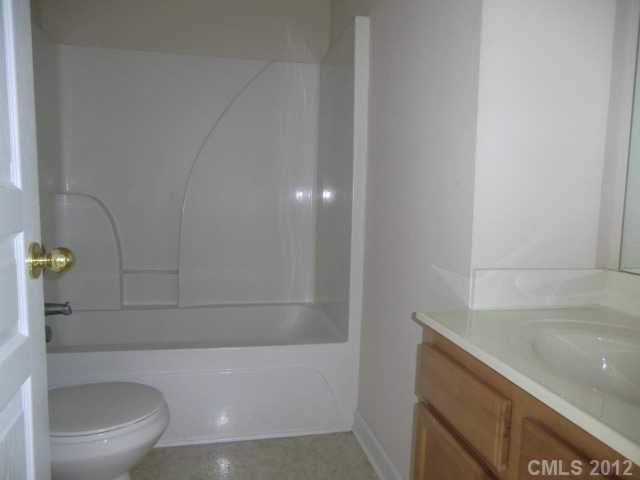 2818 Avalon Loop Road, Unit 107 Charlotte, NC 28269 - Photo 6 of 12 Gallery Image 6