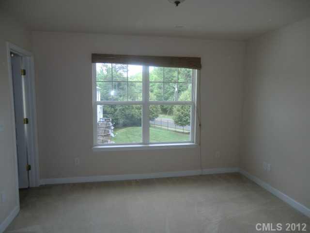 2818 Avalon Loop Road, Unit 107 Charlotte, NC 28269 - Photo 7 of 12 Gallery Image 7