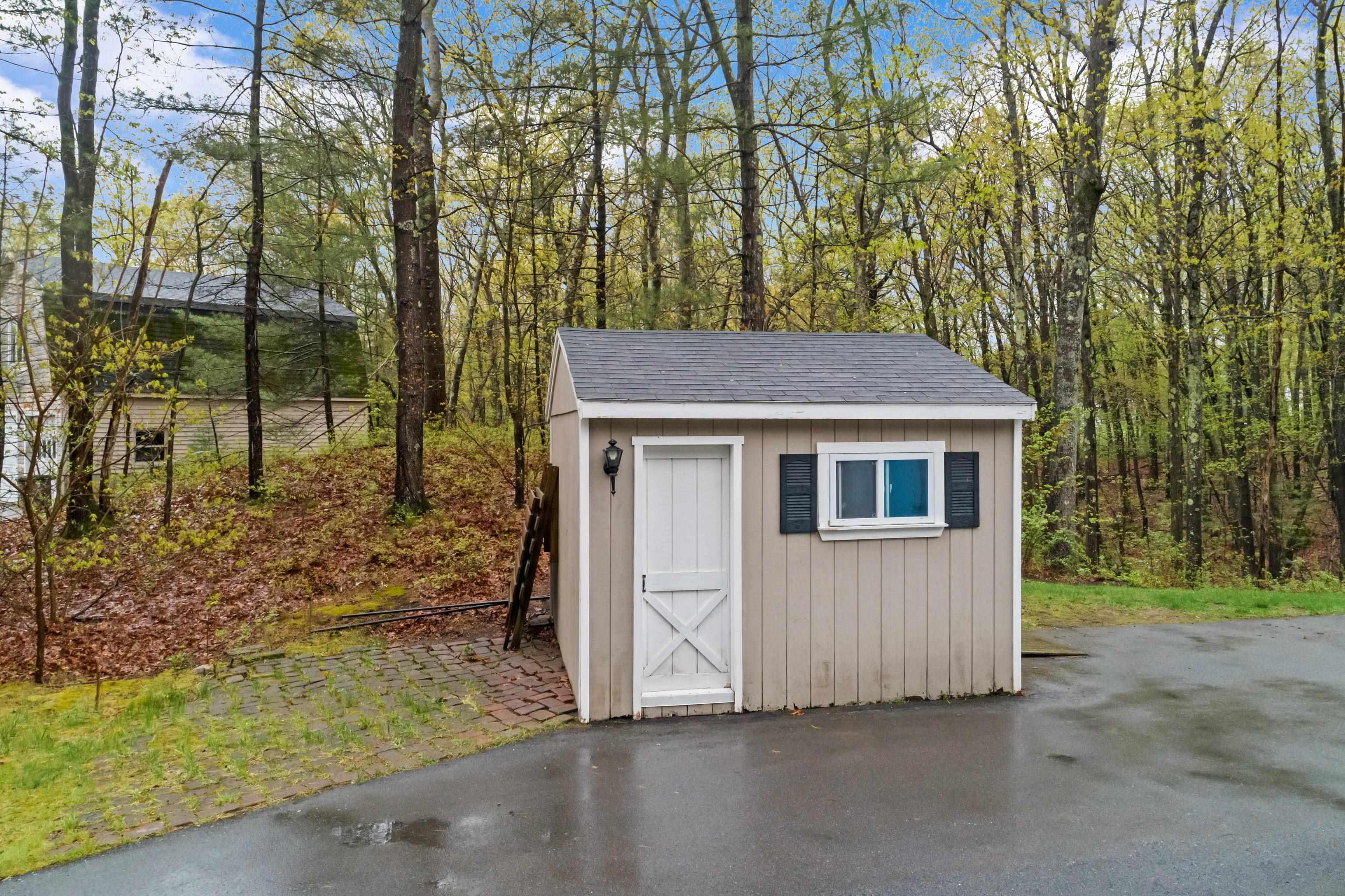 19 Ridgeview Drive Hooksett, NH 03106 - Photo 11 of 60 Gallery Image 11