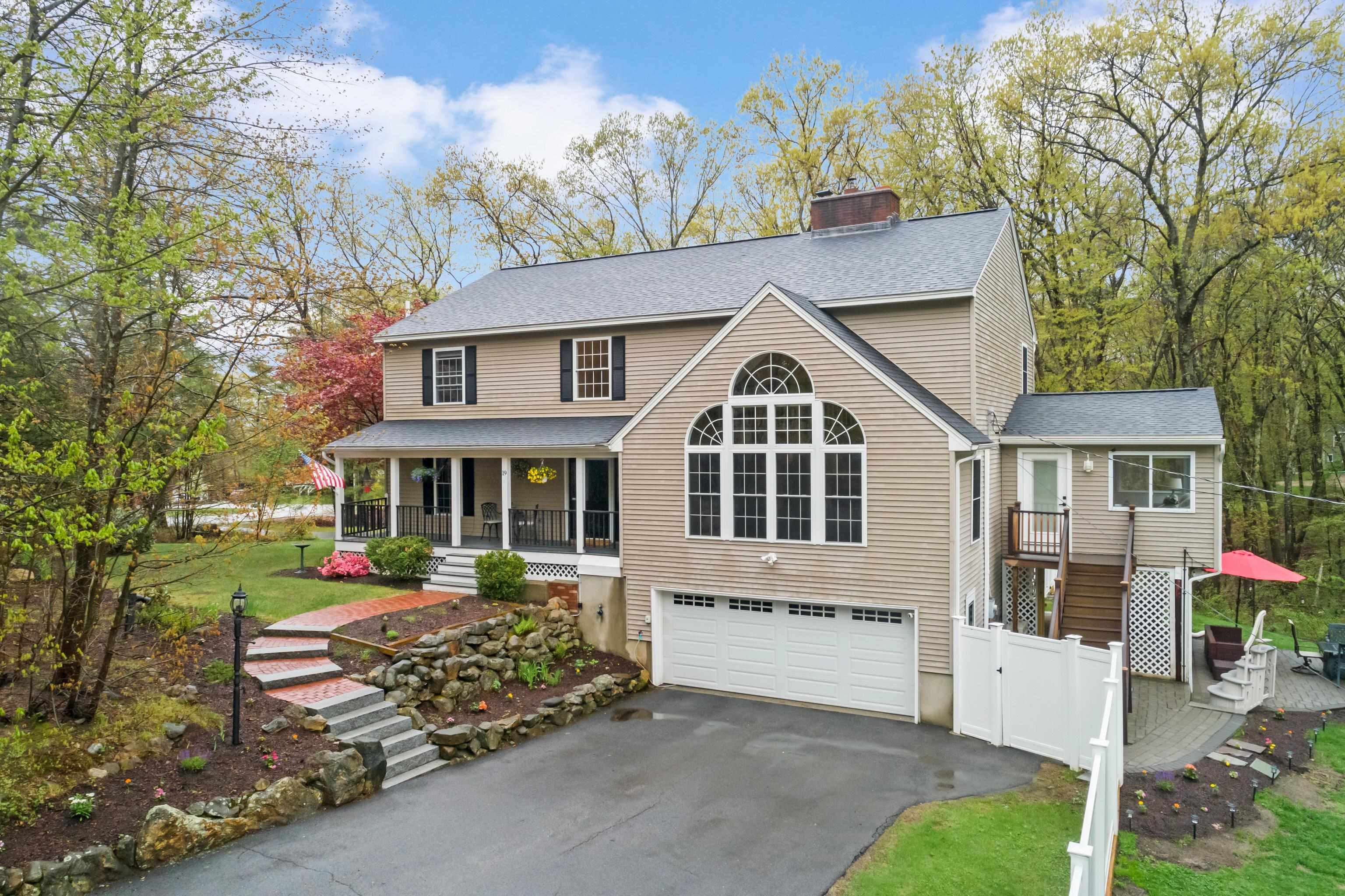 19 Ridgeview Drive Hooksett, NH 03106 - Photo 2 of 60 Gallery Image 2