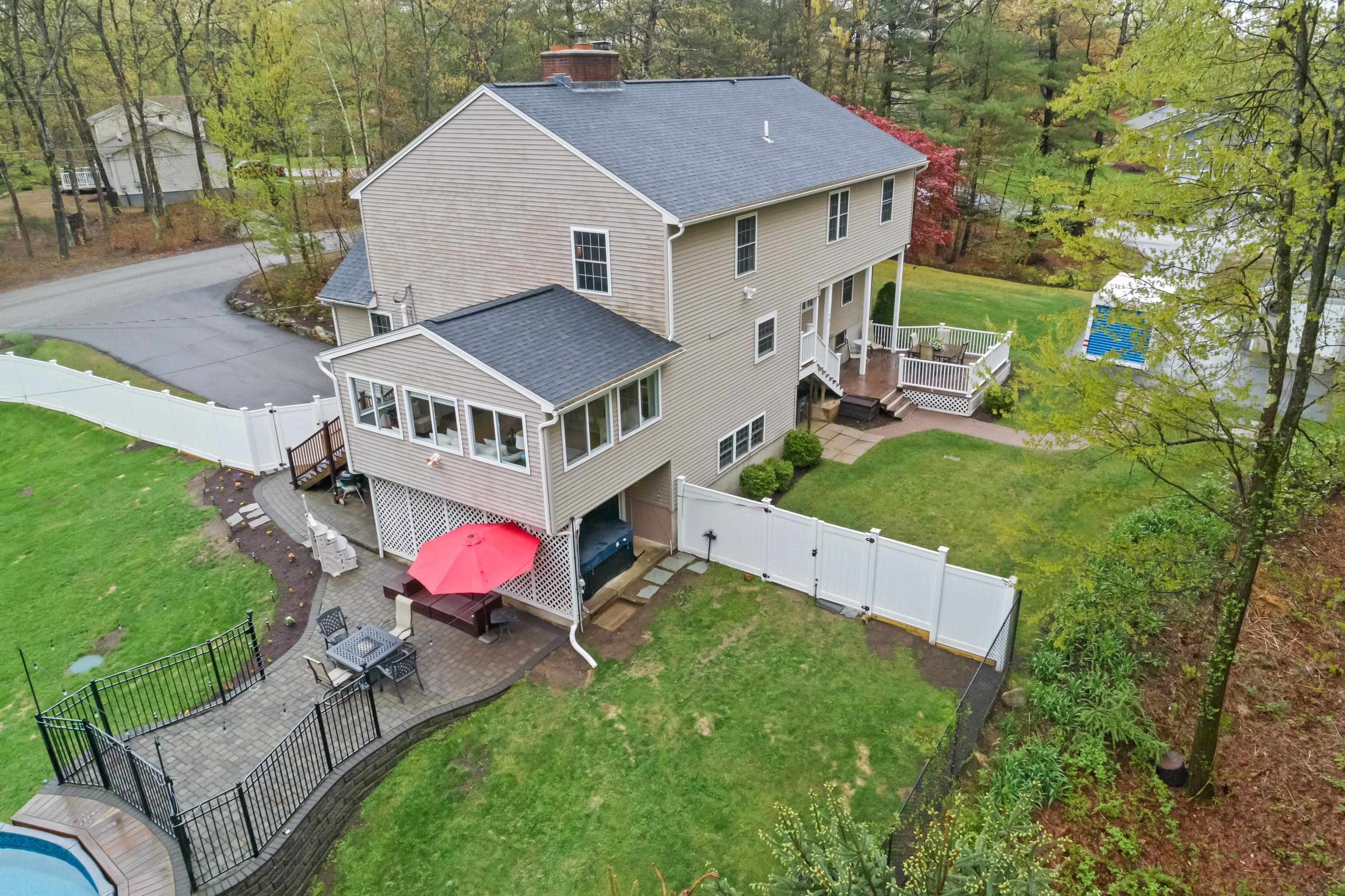 19 Ridgeview Drive Hooksett, NH 03106 - Photo 9 of 60 Gallery Image 9